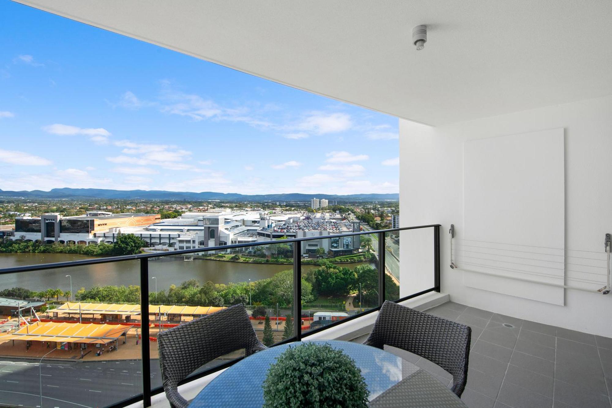 Sierra Grand Broadbeach - Self Contained & Privately Managed Apartments Gold Coast Exterior foto