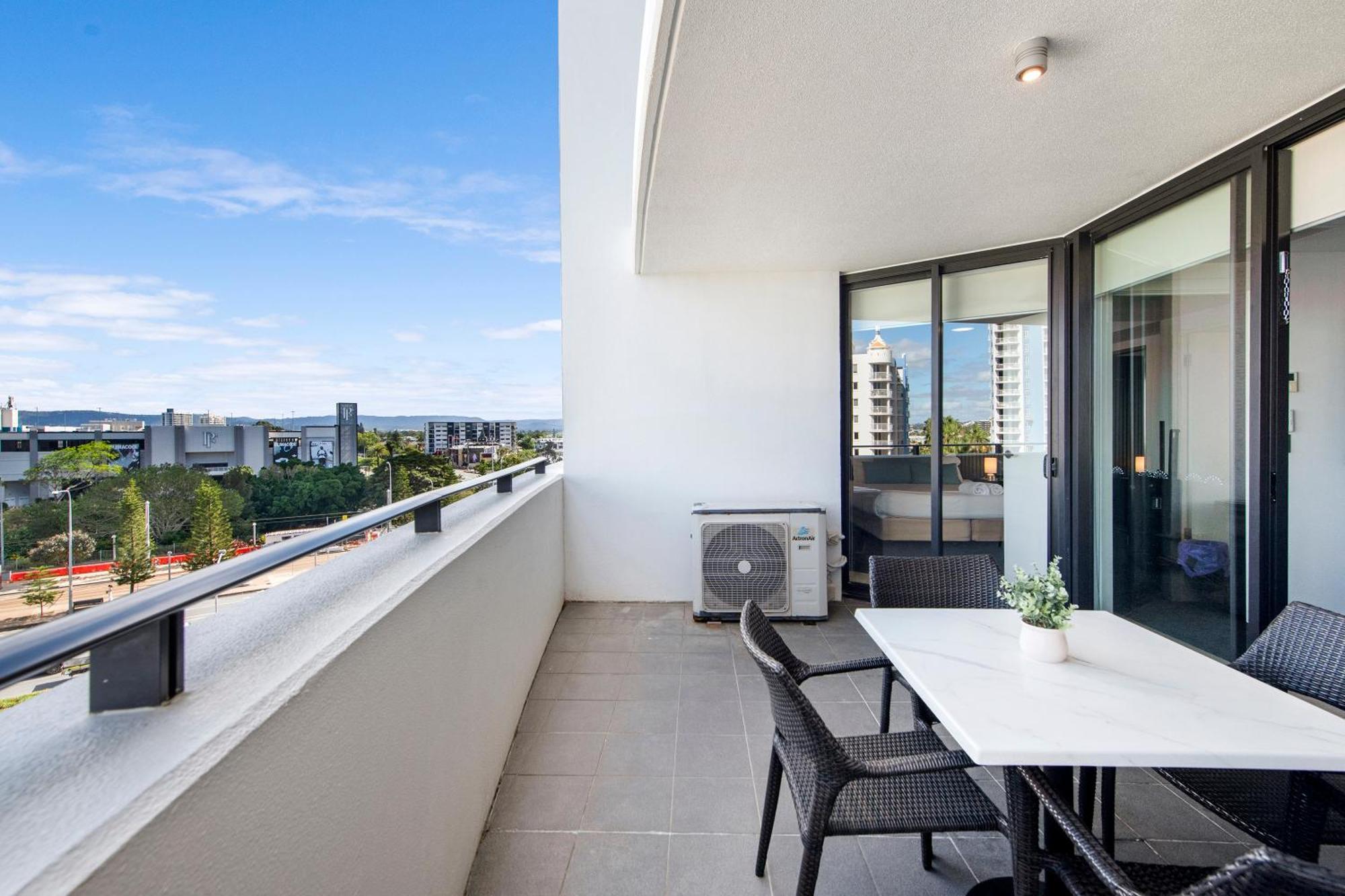Sierra Grand Broadbeach - Self Contained & Privately Managed Apartments Gold Coast Exterior foto